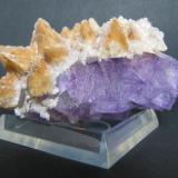 Fluorite and Calcite<br /><br /><br /> (Author: Linda Smith)