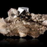 Magnetita con Cuarzo<br />Zona Alp Lercheltini, Valle Binn (Binntal), Wallis (Valais), Suiza<br />5 x 4 x 1,5 cm<br /> (Autor: Museo MIM)