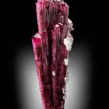 Elbaite<br />Sosedka vein, Malkhan (Malchan), Krasnyi Chikoy, Zabaykalsky Krai, Russia<br />13 x 13 x 38 cm / main crystal: 38.0 cm<br /> (Author: MIM Museum)