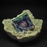 Fluorite, Quartz<br />Yindu, Hexigten Banner (Kèshíkèténg Qí), Chifeng (Ulanhad), Inner Mongolia Autonomous Region, China<br />3.8 x 3.6 cm<br /> (Author: am mizunaka)