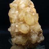 Calcita<br />Cantera Candesa, Alto de Verdenueva, Camargo, Comarca Santander, Cantabria, España<br />9.5 x 5.5 cm<br /> (Autor: Pedro Antonio)