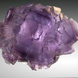 Fluorita<br />La Cabaña, Valdelmar, zona minera de Berbes, Berbes, Ribadesella, Comarca Oriente, Principado de Asturias (Asturias), España<br />11 x 9cm, arista 6cm<br /> (Autor: Raul Vancouver)