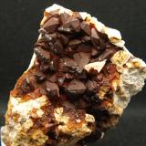 Calcita<br />Cantera Cabezoncillo, Cabeçonet/Alto del Salmitre, Municipio Busot, Comarca Campo de Alicante, Alicante / Alacant, Comunidad Valenciana / Comunitat Valenciana, España<br />9 x 7 cm<br /> (Autor: Pedro Antonio)