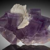 Fluorita, Barita<br />La Cabaña, Valdelmar, zona minera de Berbes, Berbes, Ribadesella, Comarca Oriente, Principado de Asturias (Asturias), España<br />11x8cm, cristales de hasta 3cm de arista<br /> (Autor: Raul Vancouver)