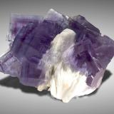 Fluorita, Barita<br />La Cabaña, Valdelmar, zona minera de Berbes, Berbes, Ribadesella, Comarca Oriente, Principado de Asturias (Asturias), España<br />11x8cm, cristales de hasta 3cm de arista<br /> (Autor: Raul Vancouver)