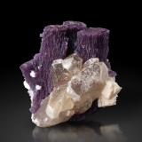 Polylithionite-Trilithionite Series (lepidolite)<br />Golconda pegmatite, Governador Valadares, Vale do Rio Doce, Minas Gerais, Brazil<br />9 x 8 x 8.5 cm / main crystal: 8.5 cm<br /> (Author: MIM Museum)