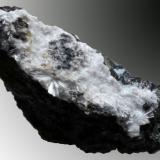 Artinita<br />Émarèse, Valle de Aosta (Val d'Aosta), Italia<br />1,5  x 1  cm.<br /> (Autor: José Luis Zamora)