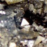 Arsenopirita<br />Cantera Las Monjas, Cártama, Comarca Valle del Guadalhorce, Málaga, Andalucía, España<br />< 1 mm<br /> (Autor: José Luis Zamora)
