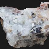 Covellita (Covellina)<br />Mina Friedrichssegen, Frücht, Distrito Bad Ems, Valle Lahn, Renania-Palatinado/Rheinland-Pfalz, Alemania<br />< 1 mm<br /> (Autor: José Luis Zamora)