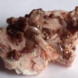 Vanadinite, BariteMibladen (Mibladen mining district), Midelt, Midelt Province, Drâa-Tafilalet Region, Morocco6 x 3,5 cm (Author: Volkmar Stingl)