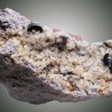 Osumilita<br />Cantera Funtanafigu, Marrubiu, Monte Arci, Provincia Oristano, Cerdeña/Sardegna, Italia<br />Micro<br /> (Autor: José Luis Zamora)