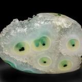 Chrysocolla, Quartz<br />Ray Mines, Scott Mountain area, Mineral Creek District, Dripping Spring Mountains, Pinal County, Arizona, USA<br />6.0 x 3.9 x 1.9 cm<br /> (Author: am mizunaka)