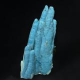 Chrysocolla, Quartz<br />Ray Mines, Scott Mountain area, Mineral Creek District, Dripping Spring Mountains, Pinal County, Arizona, USA<br />6.3 x 2.3 cm<br /> (Author: am mizunaka)