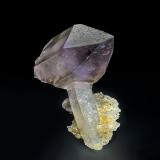 Quartz<br />Reel Mine, Iron Station, Lincoln County, North Carolina, USA<br />4.1 x 3.4 cm<br /> (Author: am mizunaka)