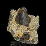 Quartz (variety smoky quartz), Orthoclase<br />Glen Rosa, Isle of Arran, North Ayrshire, Scotland / United Kingdom<br />7.1 x 5.5 cm<br /> (Author: am mizunaka)