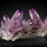 Quartz (variety amethyst)<br />Piedra Parada (Las Vigas), Municipio Tatatila, Veracruz (Veracruz de Ignacio de la Llave), Mexico<br />12 x 12 x 5.5 cm / main crystal: 5.7 cm<br /> (Author: MIM Museum)