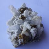 Siderite, Quartz, ChalcopyriteZona minera Cavnic, Cavnic, Maramures, Rumanía7 x 5 cm (Author: Volkmar Stingl)