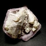 Mica ('lepidolita'), Cuarzo<br />Virgem da Lapa, Vale do Jequitinhonha, Minas Gerais, Brasil<br />4,5 x 4,5 cm.<br /> (Autor: javier ruiz martin)