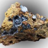 Phillipsita-K<br />Perrier, Distrito Issoire, Departamento Puy-de-Dôme, Auvergne-Rhône-Alpes, Francia<br />28 x 18 x 15 mm.<br /> (Autor: José Luis Zamora)