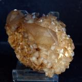 Calcita y Dolomita<br />Cantera Candesa, Alto de Verdenueva, Camargo, Comarca Santander, Cantabria, España<br />7 x 6 cm<br /> (Autor: Pedro Antonio)