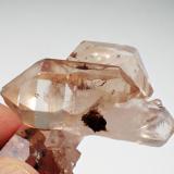 Quartz<br />Lac Alaotra (Lake Alaotra), Ambatondrazaka District, Toamasina Province (Tamatave), Alaotra-Mangoro Region, Madagascar<br />62 mm x 40 mm<br /> (Author: Don Lum)