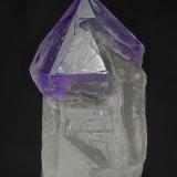 Quartz (variety amethyst)<br />Eonyang, Gyeongsangnam-do, South Korea<br />8.6 x 4.8 cm<br /> (Author: am mizunaka)