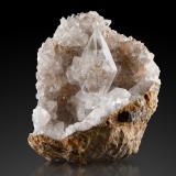 Calcite<br />Puddingstone with Calcites, from Pau station to Larouin (Jurançon), Pau, Pyrénées-Atlantiques, Nouvelle-Aquitaine, France<br />11.5 x 10 x 12 cm / main crystal: 5.7 cm<br /> (Author: MIM Museum)
