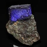 Fluorite, SphaleriteElmwood Mine, Carthage, Central Tennessee Ba-F-Pb-Zn District, Smith County, Tennessee, USA8.5 x 5.5 cm (Author: am mizunaka)