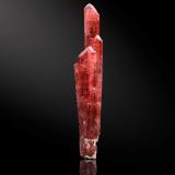 VäyrynenitaMina Shakpo, Valle Shigar, Distrito Shigar, Gilgit-Baltistan (Áreas del Norte), Paquistán3 x 2 x 14.5 cm / cristal principal: 14.2 cm (Autor: Museo MIM)