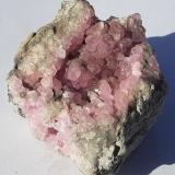 Calcite (variety Co-bearing calcite)<br />Bou Azzer mining district, Drâa-Tafilalet Region, Morocco<br />4 x 3,5 cm<br /> (Author: Volkmar Stingl)