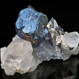 Chalcopyrite, Quartz, Ferberite, Muscovite<br />Yaogangxian Mine, Yizhang, Chenzhou Prefecture, Hunan Province, China<br />7.1 x 5.3 cm<br /> (Author: am mizunaka)