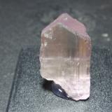 Espodumena (variedad kunzita)<br />Provincia Nuristan, Afganistán<br />15x30 mm<br /> (Autor: Ignacio)