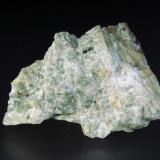 Fluorapatito<br />Cantera Peña Grajera. Concesión Dos Puntos, Sierra Albarrana, Hornachuelos, Comarca Valle Medio del Guadalquivir, Córdoba, Andalucía, España<br />6 x 4 cm.<br /> (Autor: Antonio P. López)