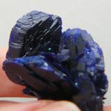 Azurite<br />Chessy-les-Mines, Les Bois d'Oingt, Villefranche-sur-Saône, Rhône, Auvergne-Rhône-Alpes, France<br />4 x 3.2 x 2.6 cm<br /> (Author: Benj)