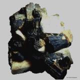 Arfvedsonita y Microclina<br />Monte Malosa (lado Noroeste), Distrito Zomba, Malawi<br />60x60 mm.<br /> (Autor: Jesus Franquesa Baucells)