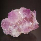 Quartz (variety amethyst)La Manche, Bahía de Placentia, Newfoundland (Isla), Newfoundland and Labrador, Canadá6.0 x 4.5 x 4.0 cm (Author: Michael Shaw)