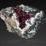 Roselita<br />Distrito minero Bou Azzer, Región Drâa-Tafilalet, Marruecos<br />7cm x 5cm x 3,5cm<br /> (Autor: srm13151)