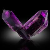 Quartz (variety amethyst)<br />Goboboseb Mountains, Brandberg area, Erongo Region, Namibia<br />27 x 9 x 18 cm / main crystal: 20.0 cm<br /> (Author: MIM Museum)