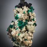 Fluorite<br />Erongo Mountain, Usakos, Erongo Region, Namibia<br />24 x 18 x 34 cm / main crystal: 4.5 cm<br /> (Author: MIM Museum)