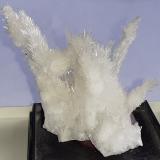 Calcite<br />Hilarion Mine, Hilarion area, Kamariza Mines, Agios Konstantinos, Lavrion Mining District, Attikí (Attica) Prefecture, Greece<br />7 x 5 cm<br /> (Author: Volkmar Stingl)