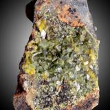 Piromorfita<br />Grupo Minero "Juan Antonio", Paraje Las Minillas, Garlitos, Comarca La Siberia, Badajoz, Extremadura, España<br />30 x 20 x 20 mm<br /> (Autor: José Luis Zamora)
