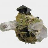 Anatasa, Cuarzo<br />Monte Zard, Montes Ras Koh, Distrito Kharan, Balochistan (Baluchistan), Paquistán<br />43 mm x 35 mm. Anatasa:13,5 mm. Cuarzo: 17 mm. Masa: 27 g.<br /> (Autor: Carles Millan)