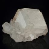 Colemanite<br />Death Valley, Inyo County, California, USA<br />8 x 8.5 x 5 cm / main crystal: 7.3 cm<br /> (Author: MIM Museum)