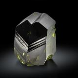 Epidote<br />Falin Lake, Usseglio, Val di Viù / Viù Valley, Lanzo Valleys (Valli di Lanzo), Metropolitan City of Turin Province, Piedmont (Piemonte), Italy<br />3 x 5 x 5 cm<br /> (Author: MIM Museum)