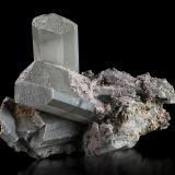 Natrolite<br />Kirovskii Mine, level 158, Kukisvumchorr Mountain, Khibiny Massif, Kola Peninsula, Murmanskaja Oblast, Northern Region, Russia<br />12 x 8.5 x 8.5 cm / main crystal: 5.6 cm<br /> (Author: MIM Museum)