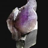 Cuarzo (variedad ahumado) y Cuarzo (variedad amatista).<br />Pedrera Mas Sever, Massabè (Mas Ceber), Sils, Comarca La Selva, Gerona / Girona, Cataluña / Catalunya, España<br />60x30 mm.<br /> (Autor: Jesus Franquesa Baucells)