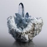 Celestina<br />Depósito de Sakoany, Comuna Katsepy, Distrito Mitsinjo, Región Boeny, Provincia Mahajanga (Majunga), Madagascar<br />16 x 16 x 16 cm / cristal principal: 9.4 cm<br /> (Autor: Museo MIM)
