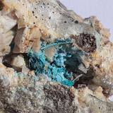 Malachite, Dolomite, CalciteDistrito minero Ringenwechsel, Troi, Distrito Schwaz, Valle Inn, Tirol Norte, Tirol, AustriaFoV ca. 3 x 2 cm (Author: Volkmar Stingl)