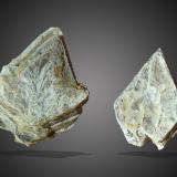 Moscovita<br />Sotillo de la Adrada, Comarca Arenas de San Pedro, Ávila, Castilla y León, España<br />Cristal mayor 3.5cm x 3cm x 1cm Cristal menor 3cm x 1,5cm x 0,5cm<br /> (Autor: srm13151)
