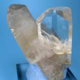 Topaz, quartz
Gaoligong Mountains, Nujiang, Yunnan. China
50 mm x 40 mm (Author: Carles Millan)